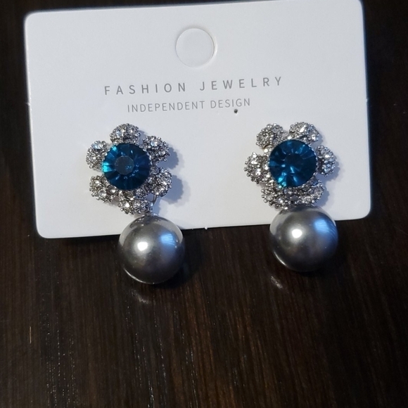 Unique crystal flower pearl drop boho earrings … - Picture 5 of 8